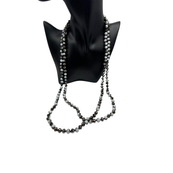 **NWT Endless Beaded Necklace - Picture 7 of 8